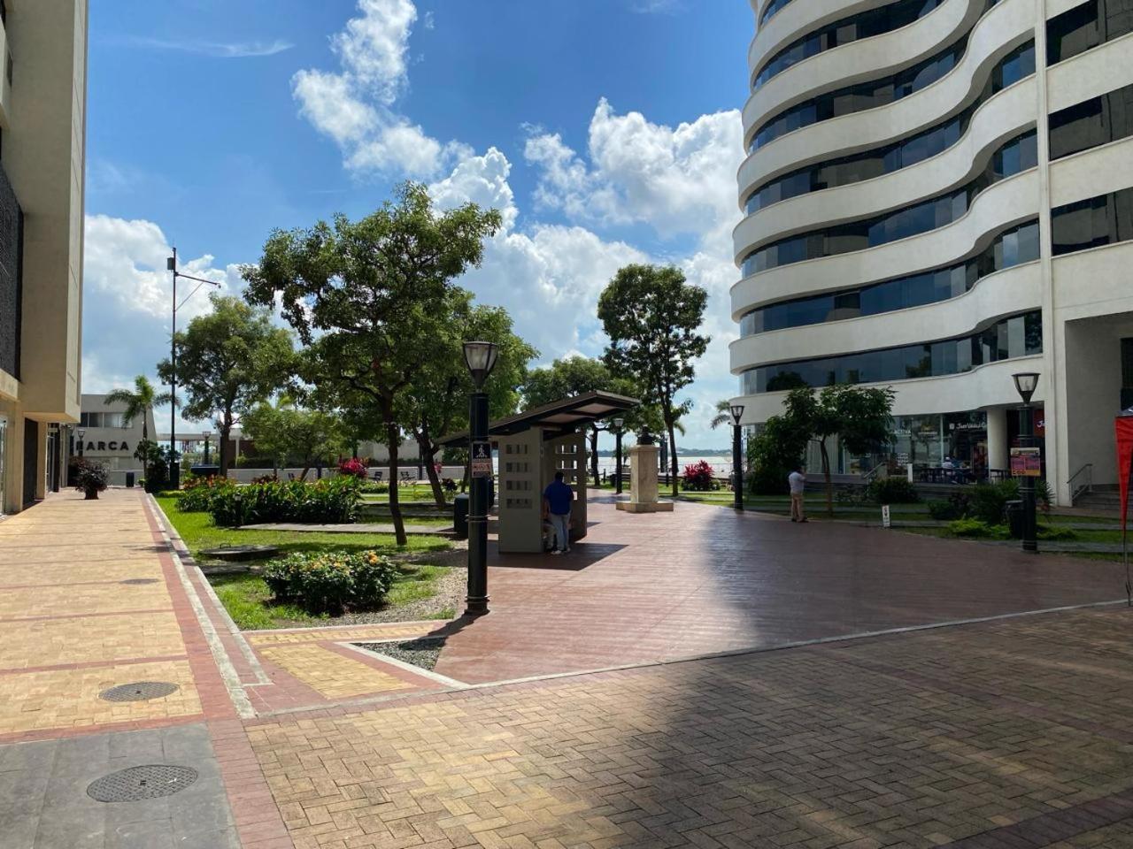 Puerto Santa Ana, Torres Bellini, 2 Dormitorios, Parqueo Guayaquil Exteriör bild